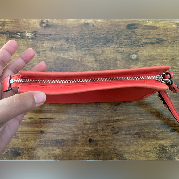 Coach Legacy Coral Leather Large Wristlet Clutch Purse Perfect for Summer! ☀️ - Picture 5 of 9